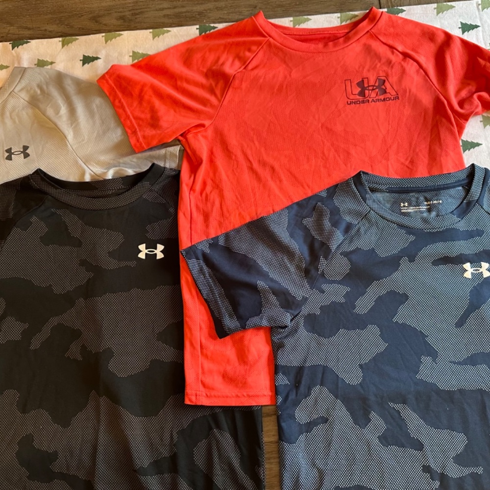 Under armor boys clothing lot …. Sz LARGE - Picture 5 of 12